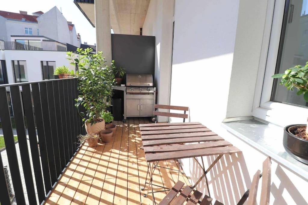 Smart Apt Mit Balkon Am Augarten Park Naehe Zentrum Виена Екстериор снимка