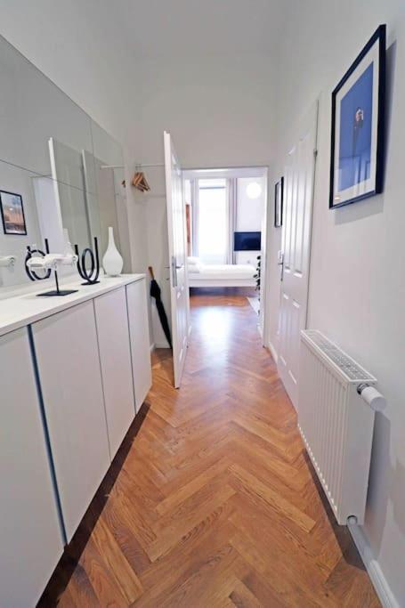 Smart Apt Mit Balkon Am Augarten Park Naehe Zentrum Виена Екстериор снимка